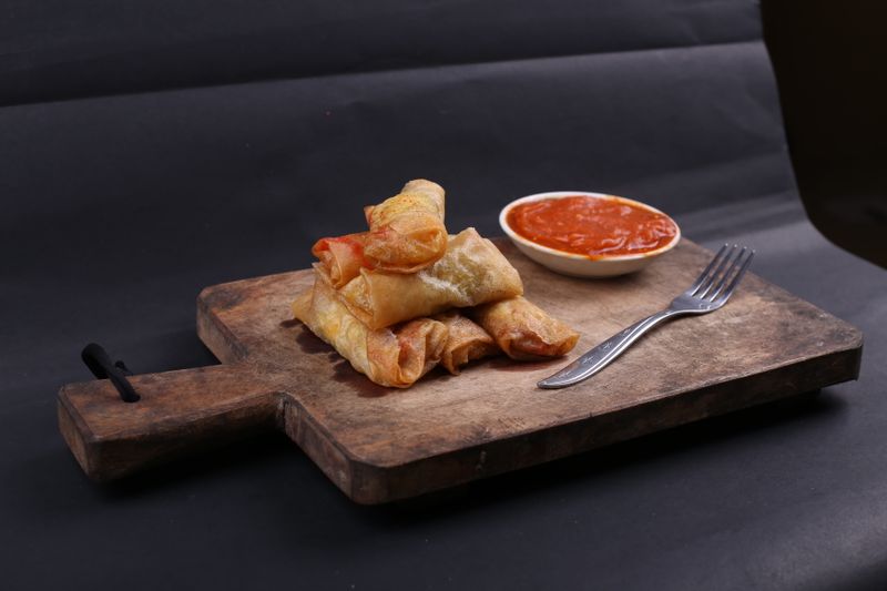 Mozzarella sticks with marinara sauce